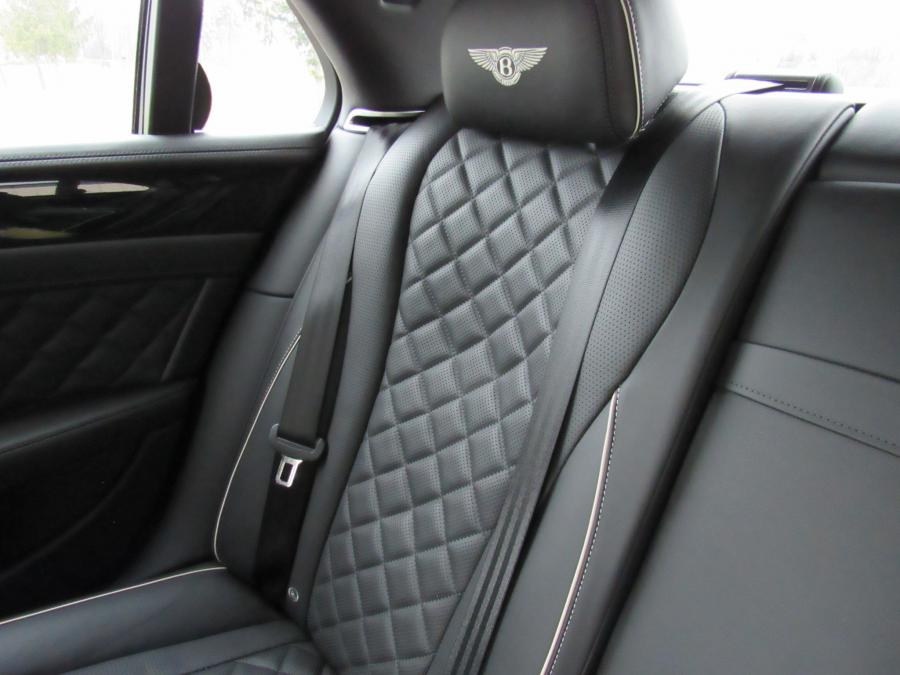 Интерьер Bentley Flying Spur V8 S 2017 года  (фото 73 из 154)